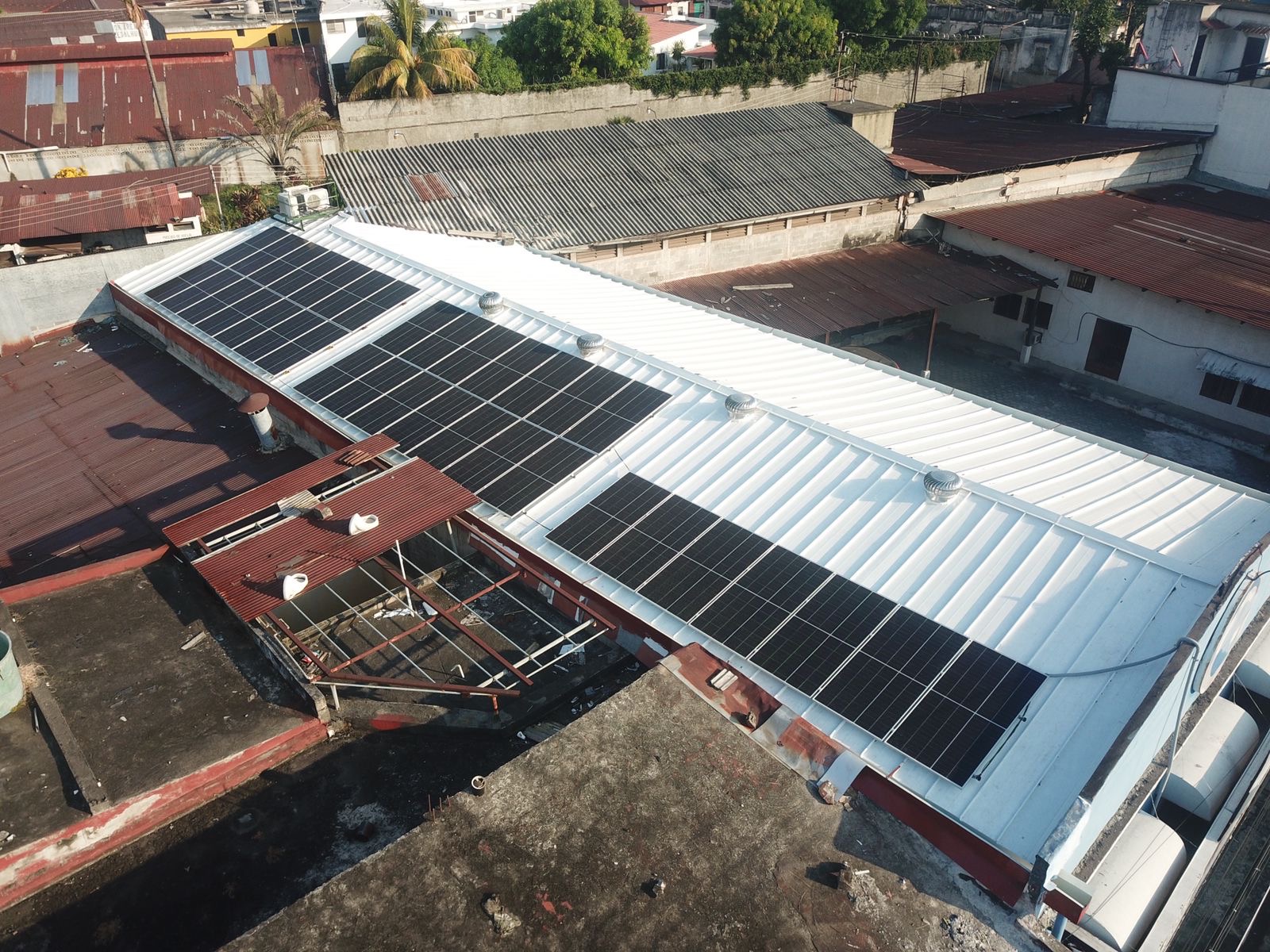 Foto de instalación industrial de Solandtec en Guatemala